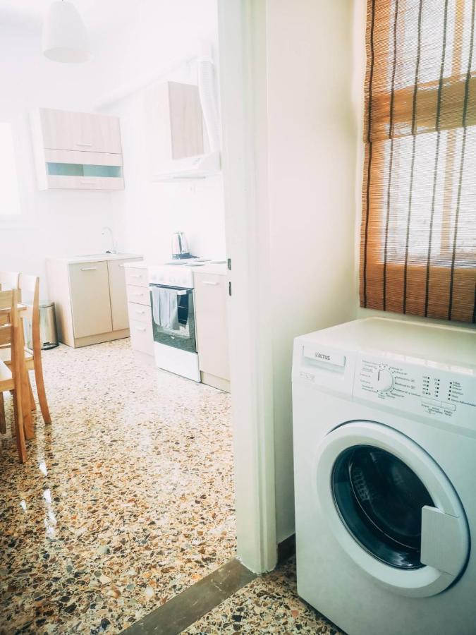 Explore Greece From Colorful City Centre Apartment Chalkís Exterior foto